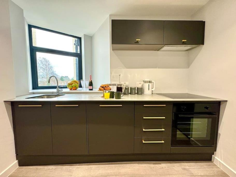 Massive 3 Bedroom - Ground Floor - Near The Beach! Bournemouth