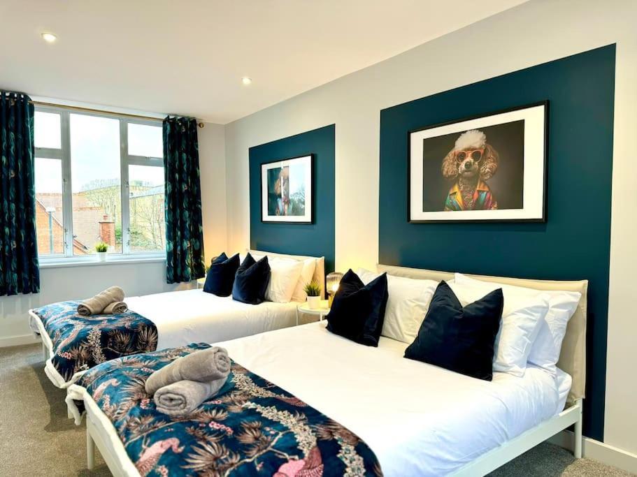 Massive 3 Bedroom - Ground Floor - Near The Beach!