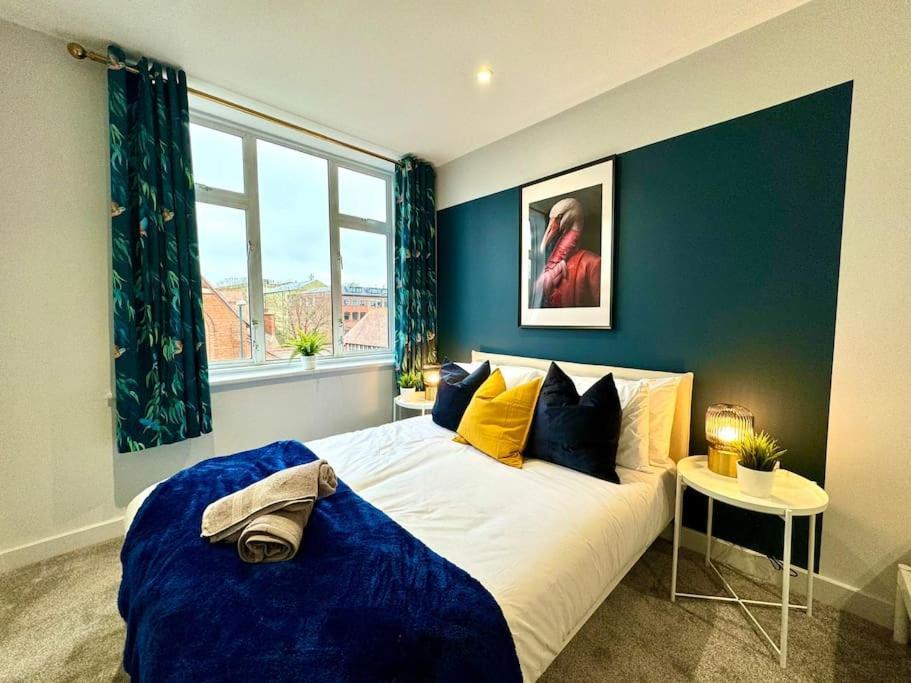 Apartment Massive 3 Bedroom - Ground Floor - Near The Beach! *